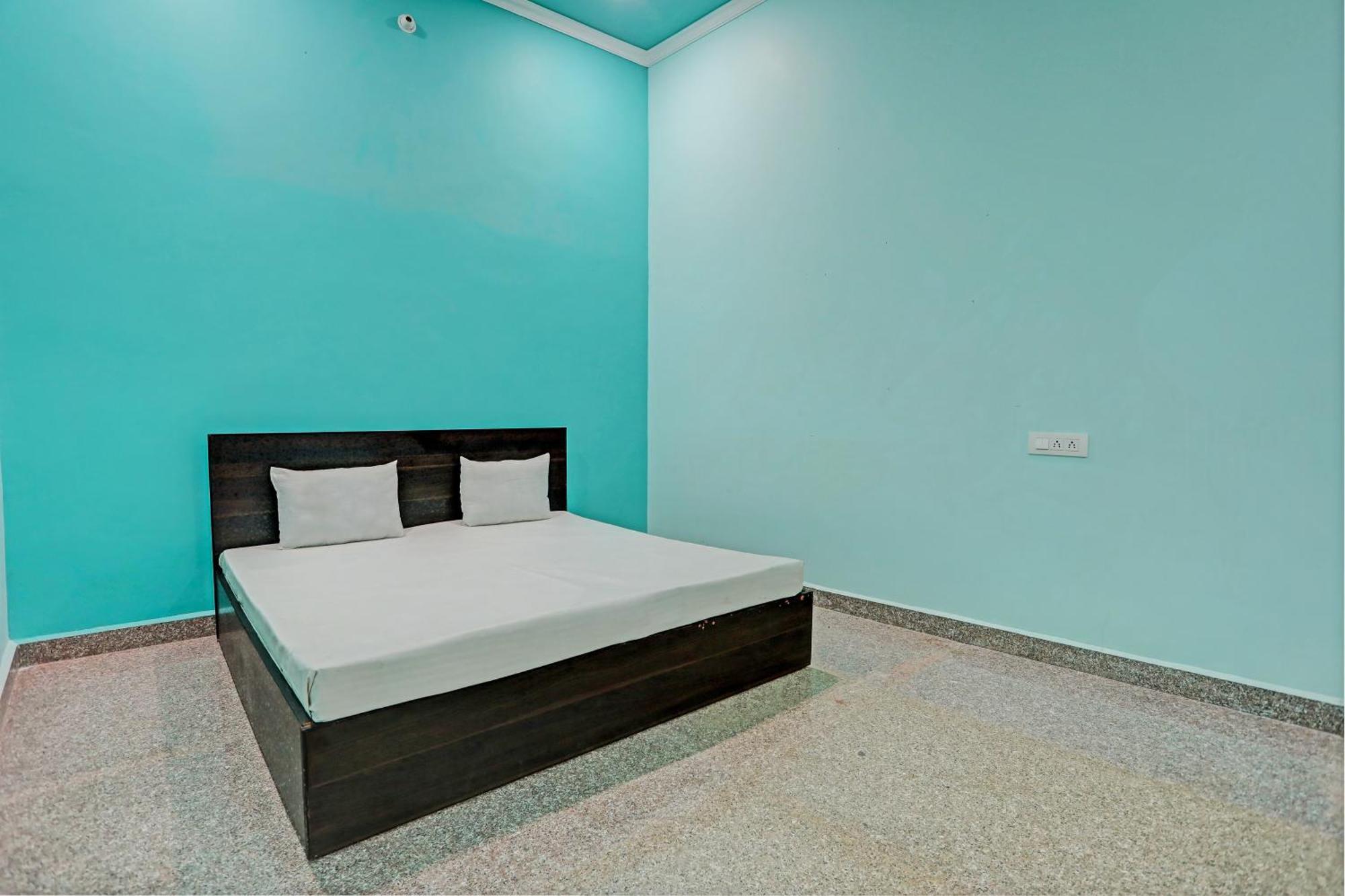 Oyo Moon Light Hotel Etah Екстериор снимка