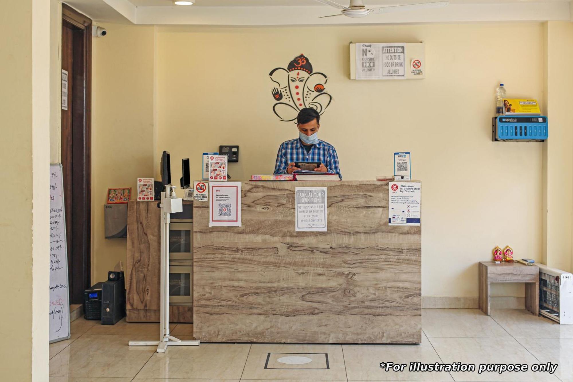 Oyo Moon Light Hotel Etah Екстериор снимка